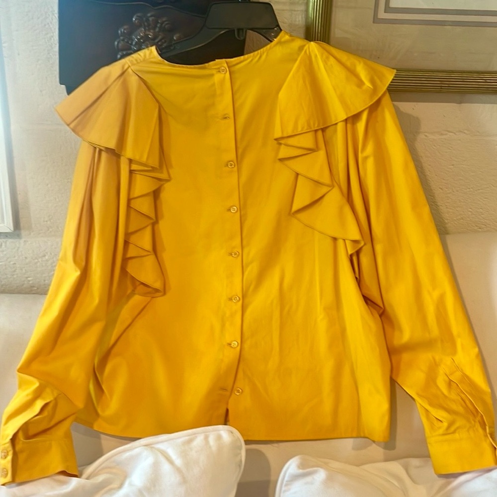 Tara Jarmon, yellow blouse never been worn with tags. Gorgeous summer top!